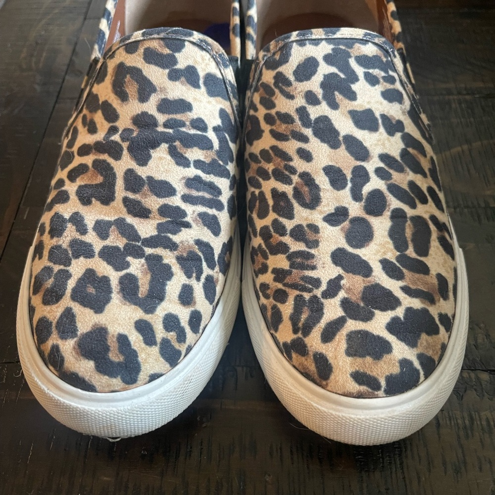 Steve Madden Leopard loafers